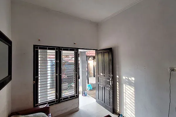 Dijual Cepat Rumah Dekat Jalan Utama Provinsi di Pemaron - 4