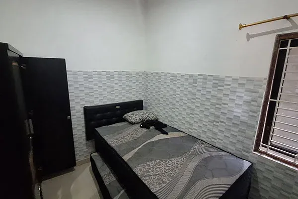 Dijual Cepat Rumah Dekat Jalan Utama Provinsi di Pemaron - 5