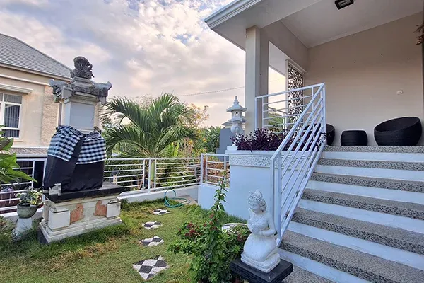 Dijual Rumah 2 Lantai di Kawasan Perumahan LC Baktiseraga - 2