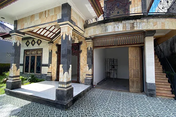 Dijual Rumah 3KT 2 Lantai Dekat Jalan Utama Penarukan Buleleng - 2
