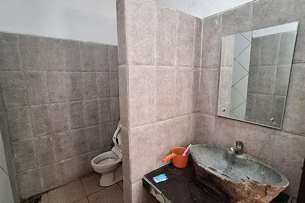 Dijual Rumah Dengan Tanah Luas di Desa Anturan - 4