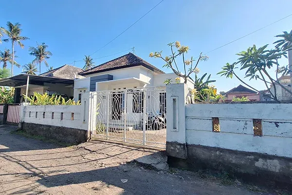 Dijual Rumah Dengan Tanah Luas di Desa Anturan - 2