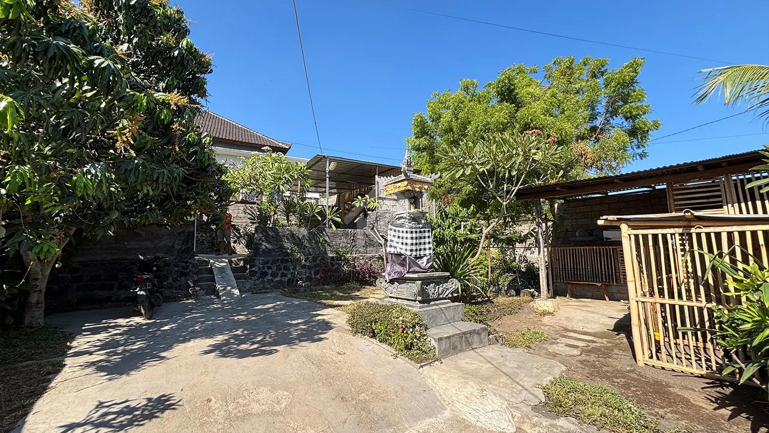 Dijual Rumah Dengan tanah Luas di Kubutambahan - 7