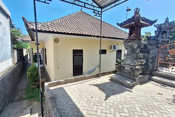 Dijual Rumah Pinggir Jalan di Banjarasem - 4