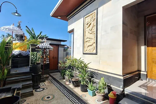 Dijual Rumah Satu Setengah Lantai Baru di Banyuning - 3