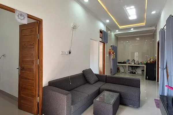 Dijual Rumah Satu Setengah Lantai Baru di Banyuning - 4