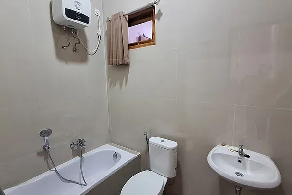 Dijual Rumah Satu Setengah Lantai Baru di Banyuning - 5