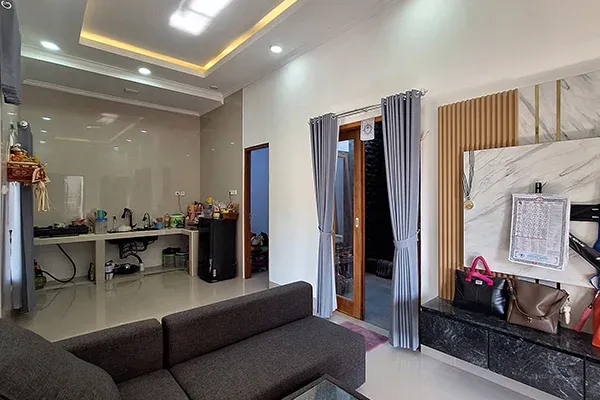 Dijual Rumah Satu Setengah Lantai Baru di Banyuning - 6