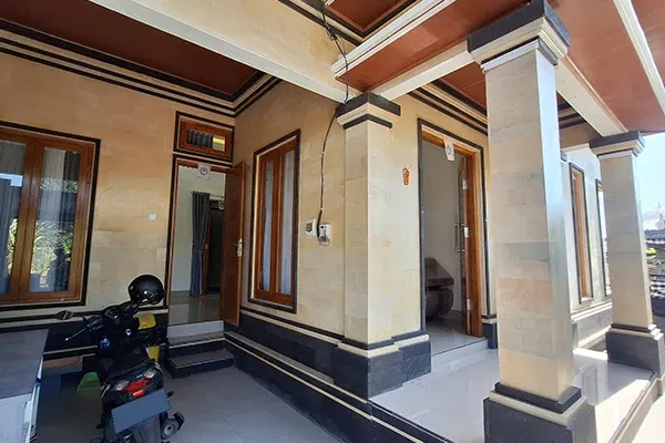 Dijual Rumah Satu Setengah Lantai Baru di Banyuning - 7