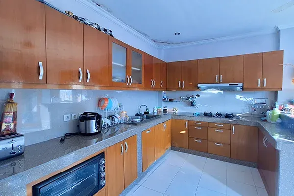 Dijual Rumah Semi Villa Dengan Kolam Renang di Panji Anom - 4