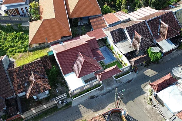 Dijual Villa Baru Dengan Kolam Renang di Komplek Perumahan Panji - 2
