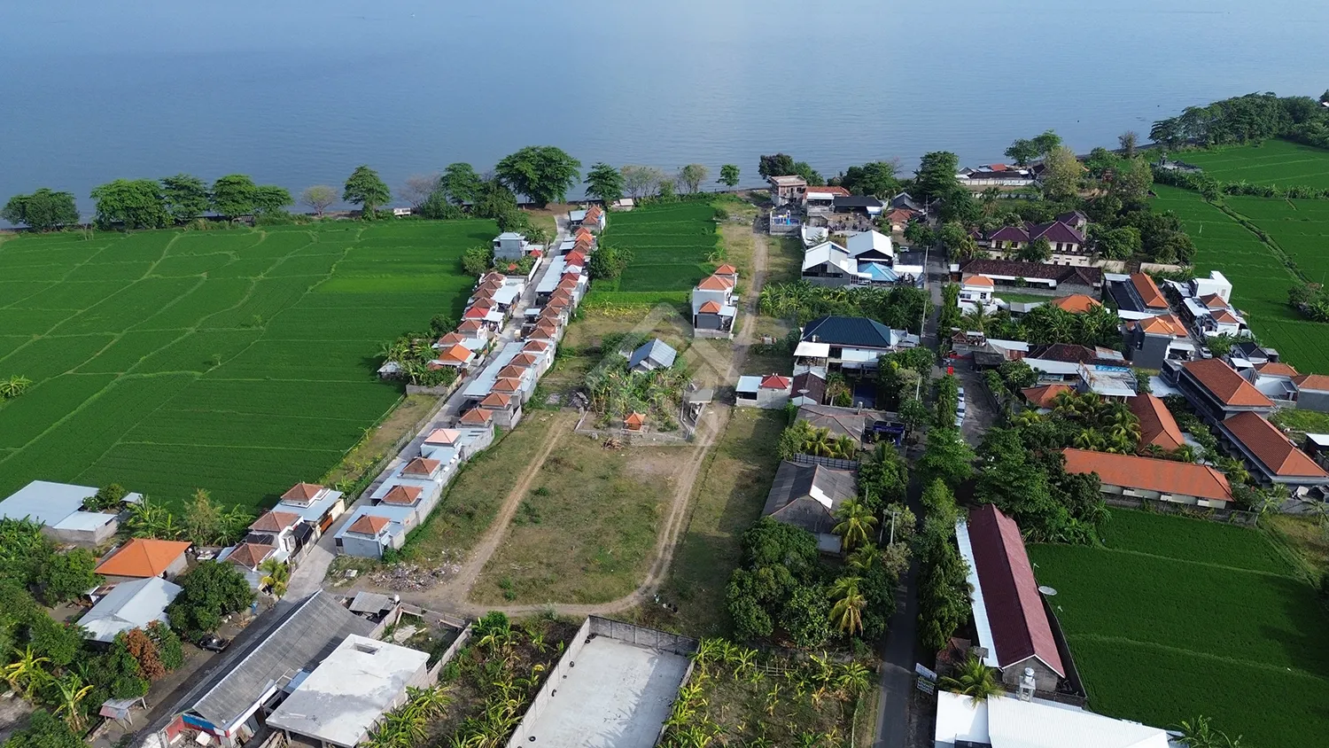[indent] Rumah Premium Dekat Pantai Penarukan - 3
