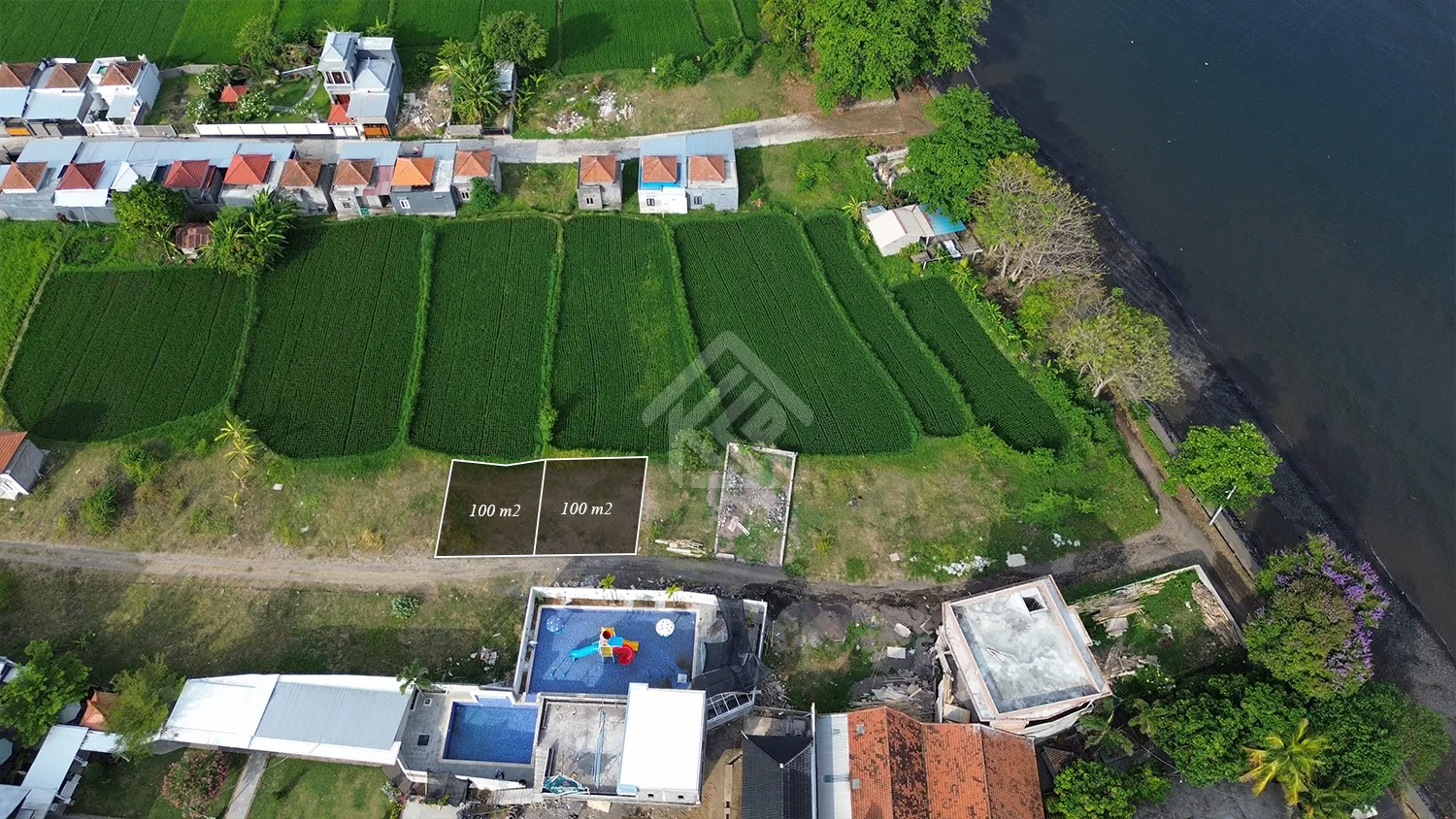 [indent] Rumah Premium Dekat Pantai Penarukan - 2