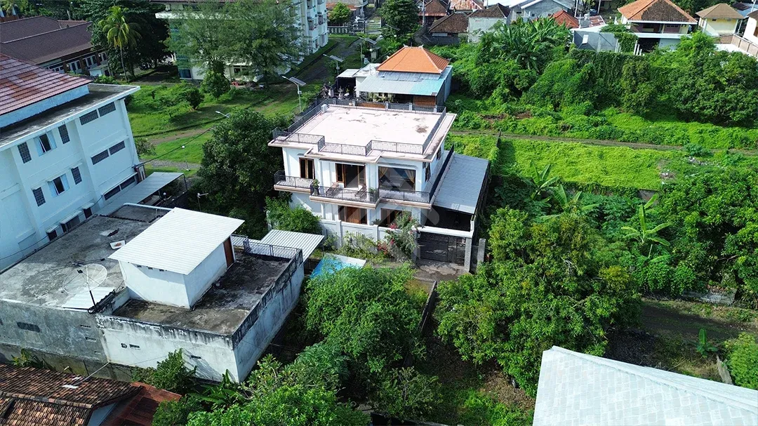 Rumah 2 Lantai Dekat Pantai 3 Menit dari Undiksha - 2