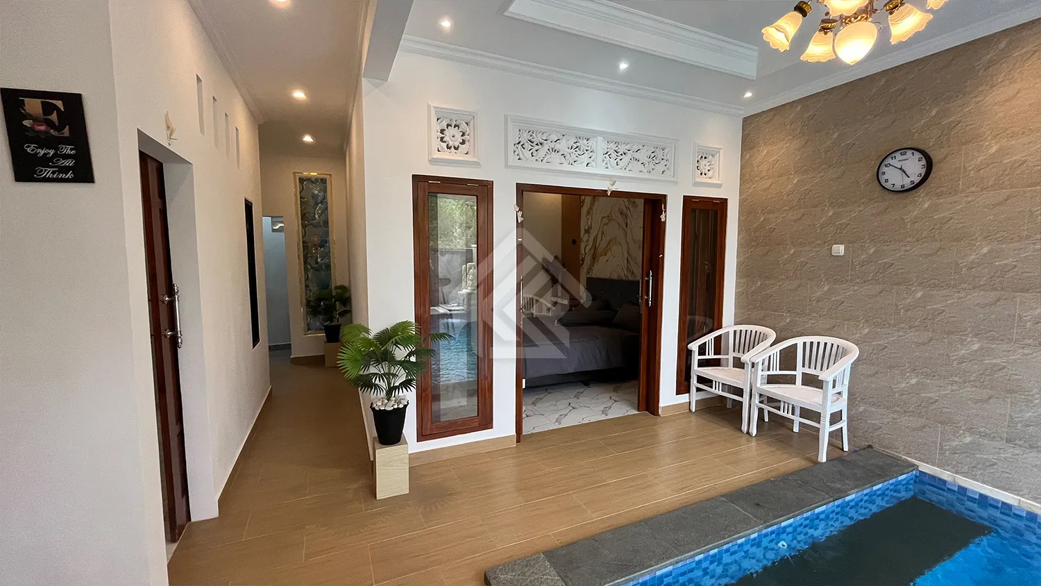 Rumah Dengan Kolam Renang di Kawasan Panji Anom - 7
