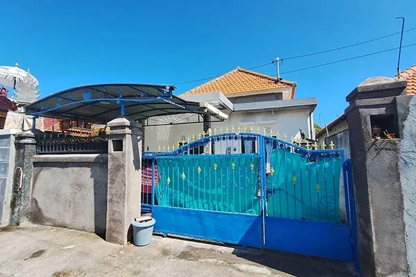 Rumah Sebelah Rumah Sakit di Kaliuntu - 2