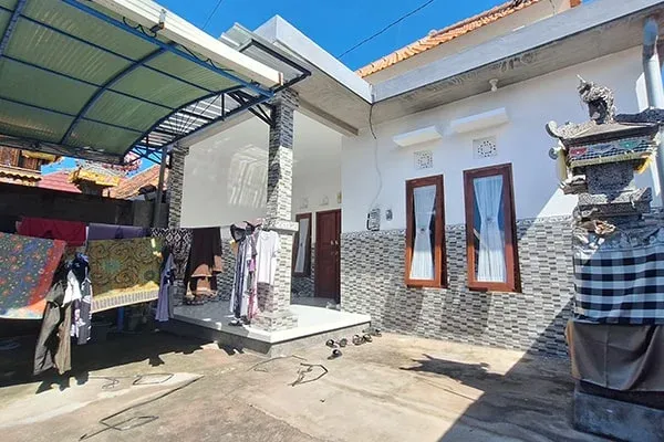 Rumah Sebelah Rumah Sakit di Kaliuntu - 3