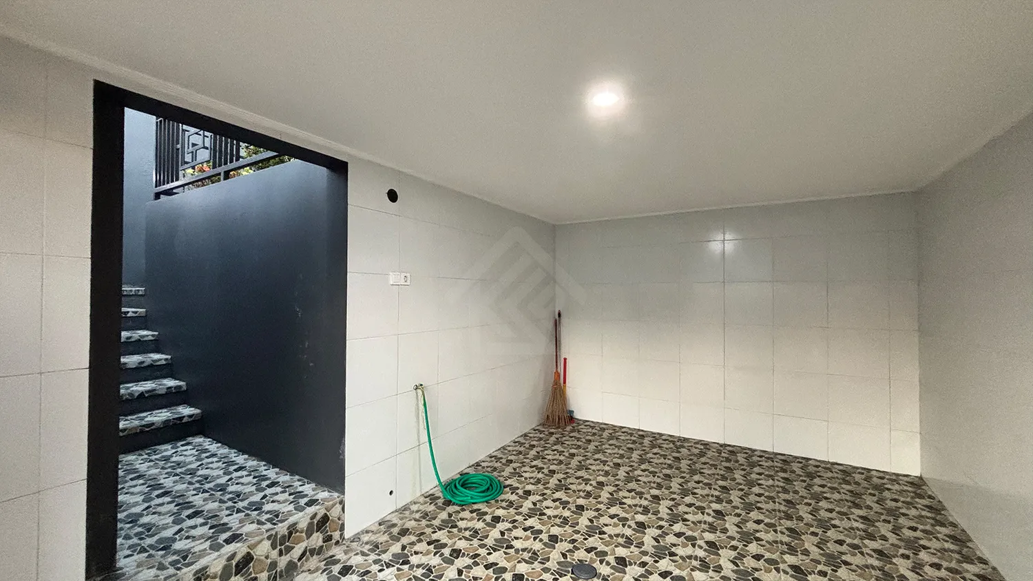Rumah Siap Huni LT 100 m2 2KT + 2 KM Lokasi Sambangan - 9