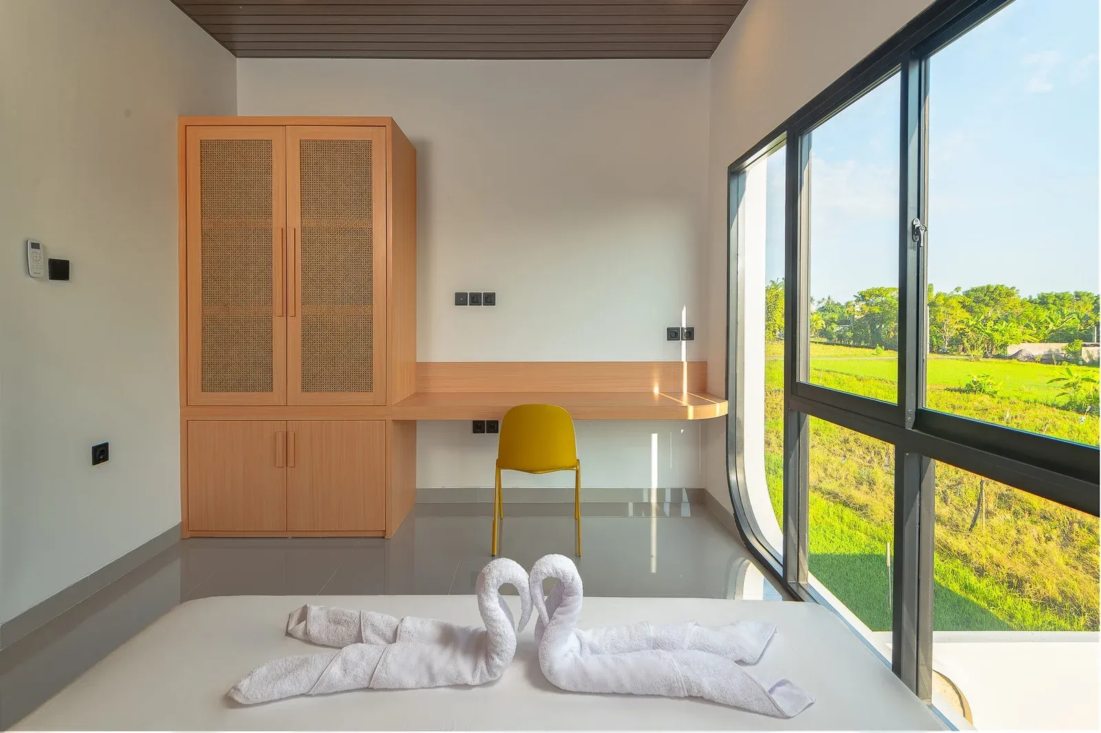 Villa Modern 2 Lantai Baru 5 Menit dari Lovina - 2
